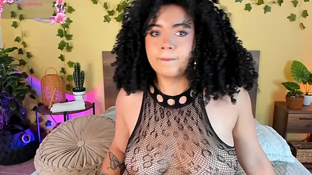 Snapshot of EbonnyRosse chatting on 07.22.26 EbonnyRosse online show from 07.22.26
