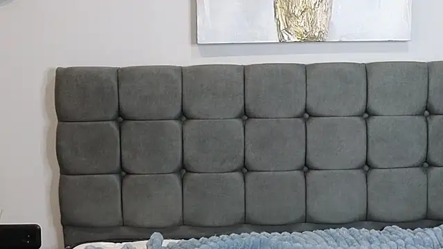 Snapshot of LauraLowe chatting on 07.18.26 LauraLowe online show from 07.18.26