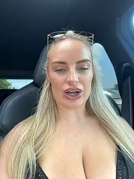 BIGTITBLONDEUK online show from 07.15.26