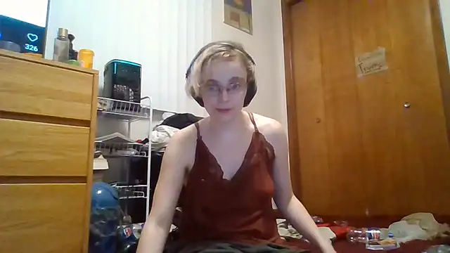 Snapshot of Little_Miss_Needy chatting on 07.28.26 Little Miss Needy online show from 07.28.26