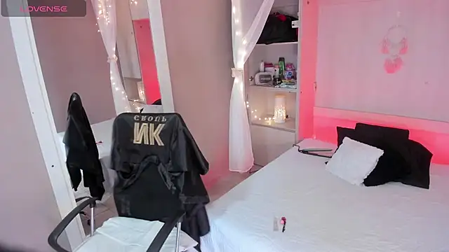 MilaSantoss online show from 07.27.26