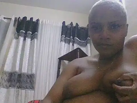 Snapshot of t_ebony chatting on 08.01.26 t ebony online show from 08.01.26