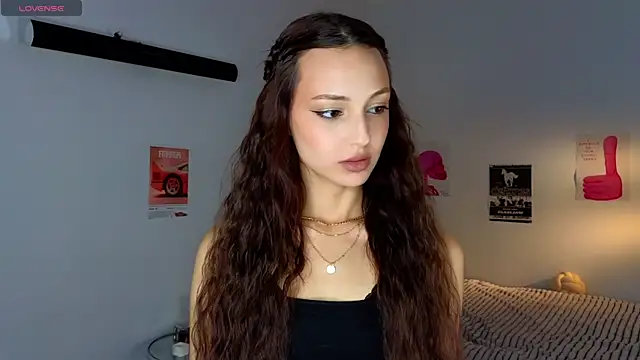 thisskiss online show from 07.07.26