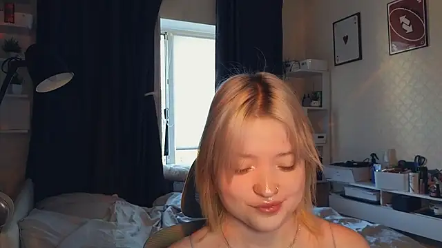 GlimmerGirl  online show from 07.06.26