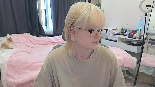 GlimmerGirl  online show from 07.27.26