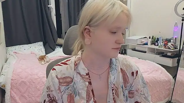 GlimmerGirl  online show from 07.28.26