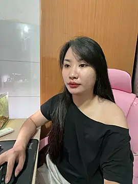QuynhAnh68 online show from 07.10.26