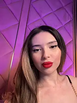 Snapshot of MillieDixon chatting on 07.15.26 MillieDixon online show from 07.15.26