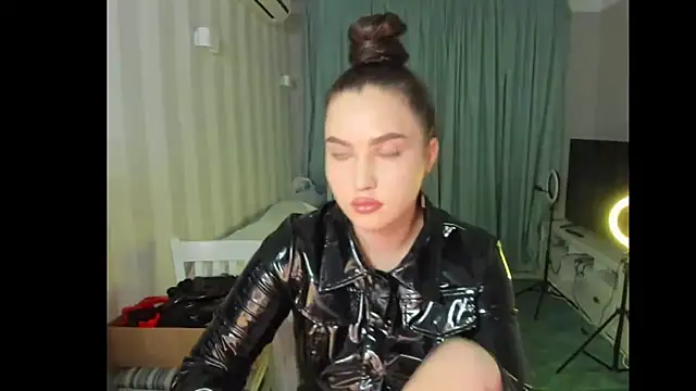 LatexDominatrix online show from 07.21.26