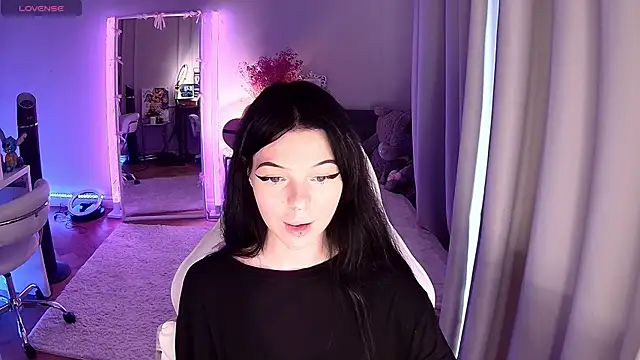 Ann Daiisy online show from 07.20.26