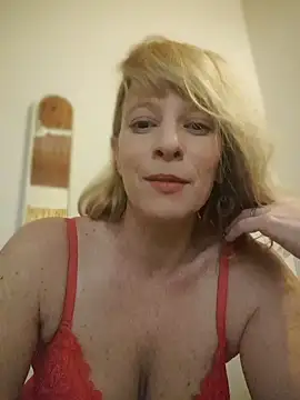 Snapshot of CarmenAmorosa chatting on 07.28.26 CarmenAmorosa online show from 07.28.26