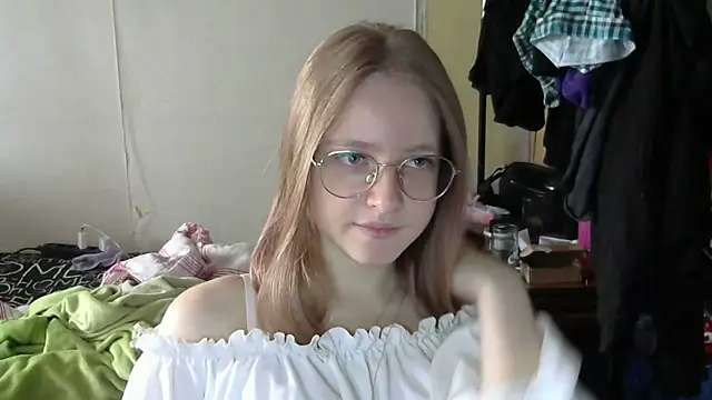 WinifredLunney online show from 07.09.26