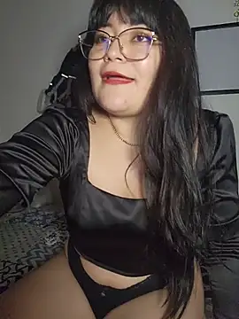 Snapshot of Louise_0105 chatting on 07.06.26 Louise 0105 online show from 07.06.26