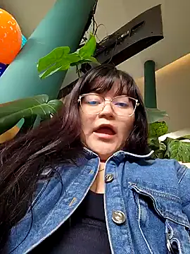 Snapshot of Louise_0105 chatting on 07.17.26 Louise 0105 online show from 07.17.26