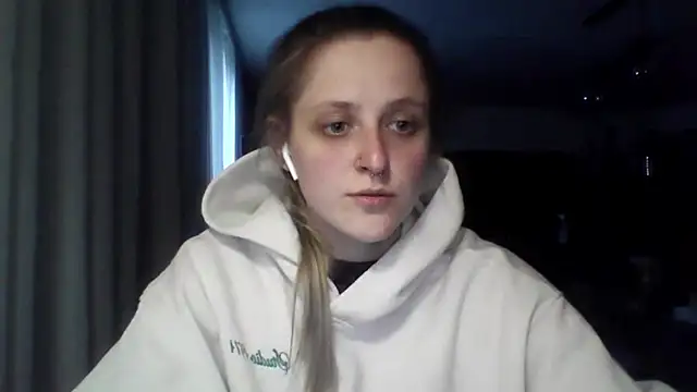 Snapshot of LeaWetGirl chatting on 07.11.26 LeaWetGirl online show from 07.11.26