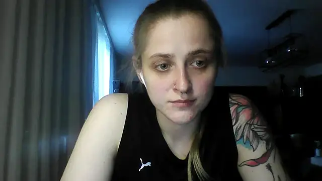 Snapshot of LeaWetGirl chatting on 07.14.26 LeaWetGirl online show from 07.14.26