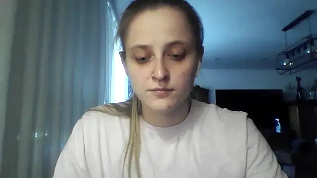 Snapshot of LeaWetGirl chatting on 07.15.26 LeaWetGirl online show from 07.15.26