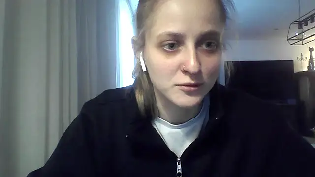 Snapshot of LeaWetGirl chatting on 07.21.26 LeaWetGirl online show from 07.21.26