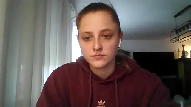 Snapshot of LeaWetGirl chatting on 07.23.26 LeaWetGirl online show from 07.23.26