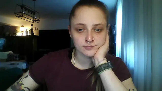 Snapshot of LeaWetGirl chatting on 07.25.26 LeaWetGirl online show from 07.25.26