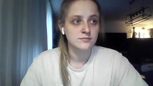 Snapshot of LeaWetGirl chatting on 07.26.26 LeaWetGirl online show from 07.26.26