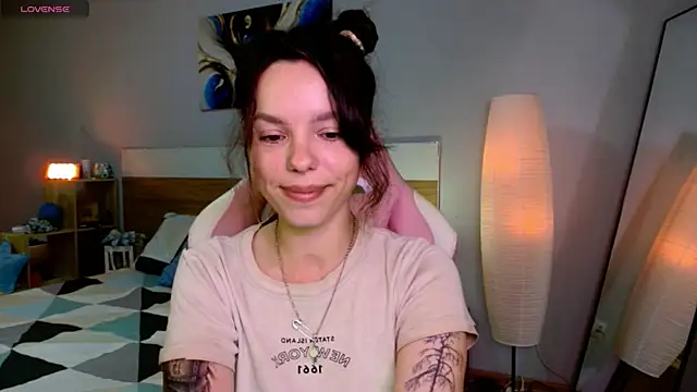 Maya Campbell online show from 07.04.26