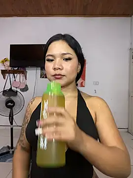 Snapshot of kiaradolls chatting on 07.18.26 kiaradolls online show from 07.18.26