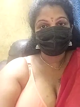 Snapshot of Poojitha-Queen chatting on 07.24.26 Poojitha-Queen online show from 07.24.26