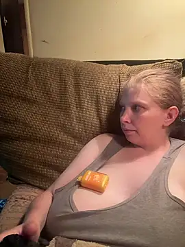Snapshot of Tits645 chatting on 07.09.26 Tits645 online show from 07.09.26
