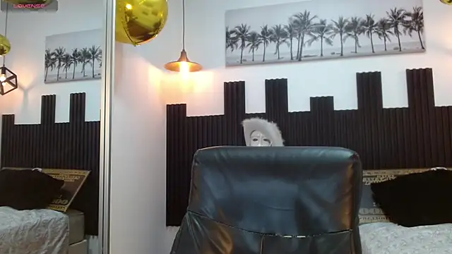 Snapshot of Jade_Aitana chatting on 07.16.26 Jade Aitana online show from 07.16.26