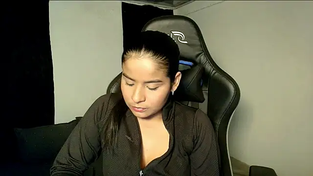 Kiara Naomi online show from 07.11.26