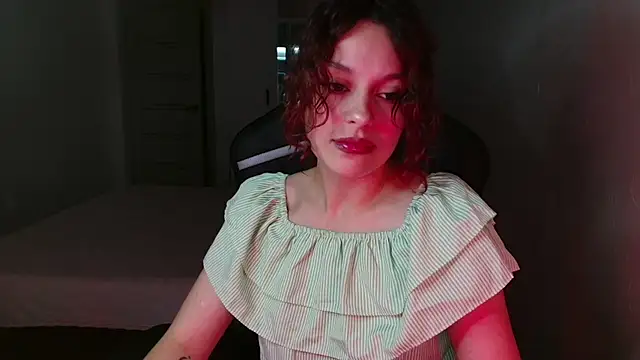 Snapshot of Mia_Luiza chatting on 07.16.26 Mia Luiza online show from 07.16.26