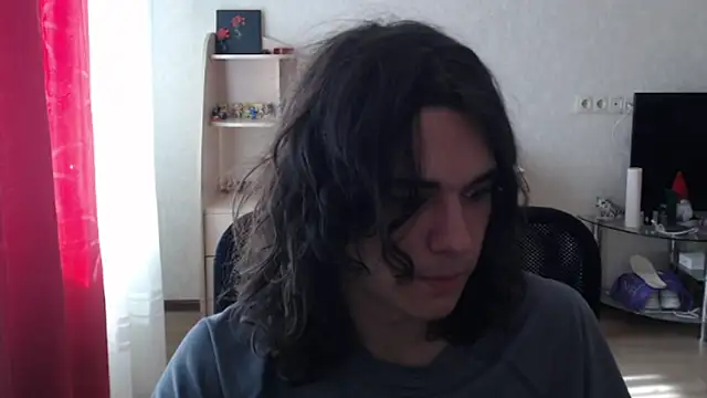 Snapshot of tiiiiiiiiim chatting on 07.18.26 tiiiiiiiiim online show from 07.18.26