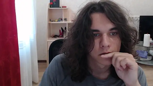 Snapshot of tiiiiiiiiim chatting on 07.28.26 tiiiiiiiiim online show from 07.28.26