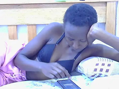 Snapshot of zuhura69 chatting on 07.18.26 zuhura69 online show from 07.18.26