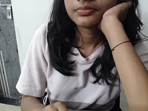 Sizzling Ruhii  online show from 07.20.26