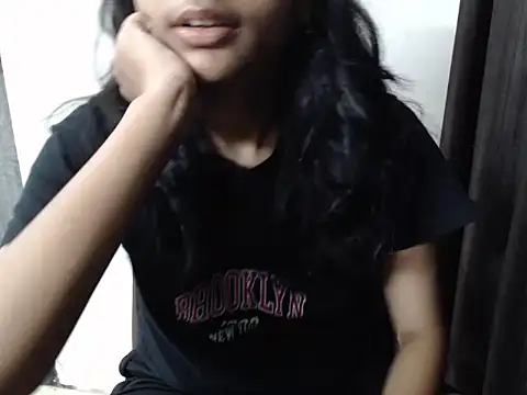 Sizzling Ruhii  online show from 07.24.26