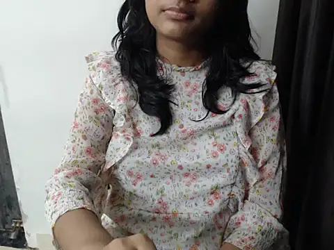 Sizzling Ruhii  online show from 07.25.26