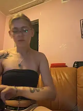 Snapshot of Alina-420 chatting on 07.07.26 Alina-420 online show from 07.07.26