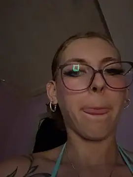 Snapshot of Alina-420 chatting on 07.17.26 Alina-420 online show from 07.17.26
