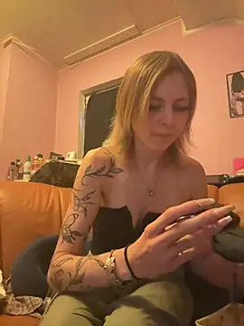 Snapshot of Alina-420 chatting on 07.19.26 Alina-420 online show from 07.19.26