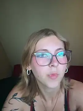 Snapshot of Alina-420 chatting on 07.20.26 Alina-420 online show from 07.20.26