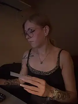 Snapshot of Alina-420 chatting on 07.22.26 Alina-420 online show from 07.22.26