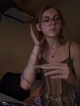 Snapshot of Alina-420 chatting on 07.23.26 Alina-420 online show from 07.23.26