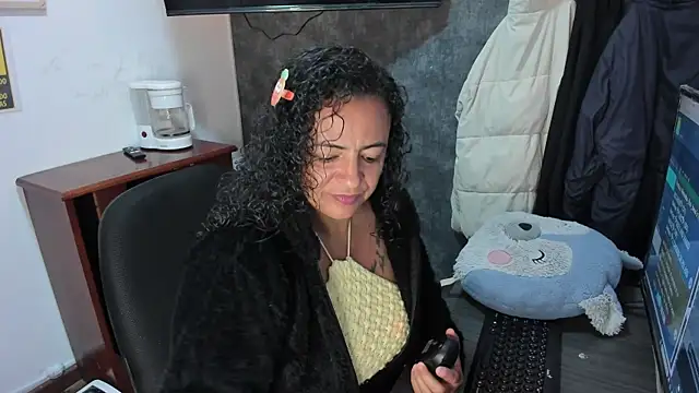 Snapshot of Natasha_Fox_Bms chatting on 07.15.26 Natasha Fox Bms online show from 07.15.26
