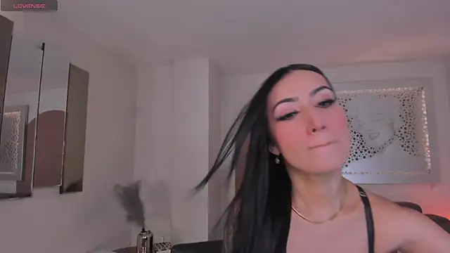 Snapshot of CaitlynBellX chatting on 07.05.26 CaitlynBellX online show from 07.05.26