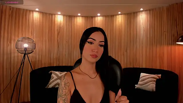 Snapshot of CaitlynBellX chatting on 07.26.26 CaitlynBellX online show from 07.26.26