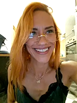 Snapshot of Bella-de-Lamour chatting on 07.11.26 Bella-de-Lamour online show from 07.11.26