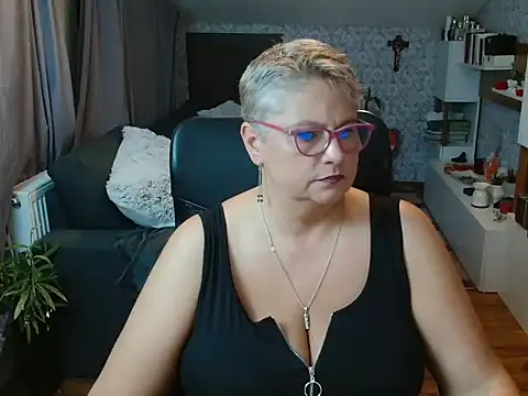 NewHellen4you online show from 07.02.26
