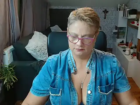 NewHellen4you online show from 07.03.26